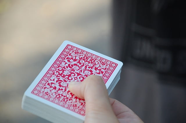 4 korttipeliä, joista voisit nauttia halutessasi kokeilla jotain muuta kuin pasianssia...